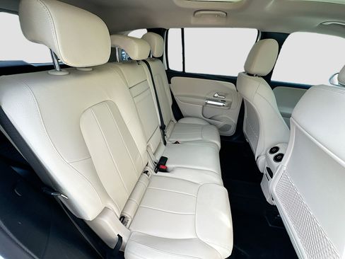 Used 2022 Mercedes-Benz GLB 250 4MATIC image 30