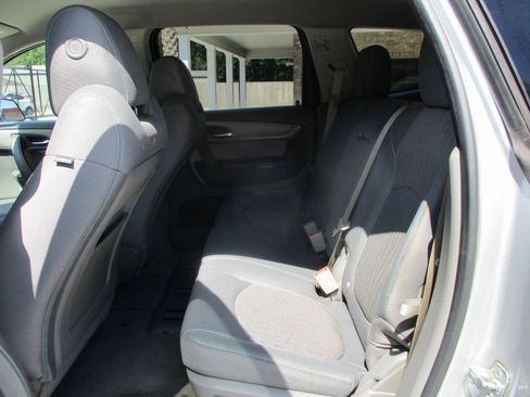 Used 2015 Chevrolet Traverse LS FWD image 15