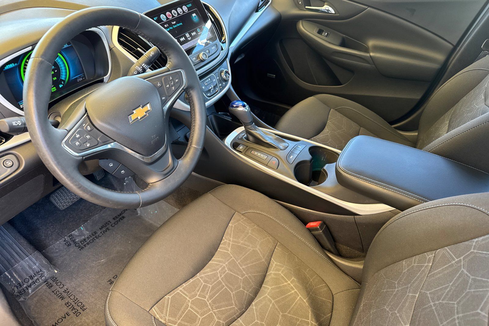 Used 2017 Chevrolet Volt LT w/ Comfort Package FWD image 11