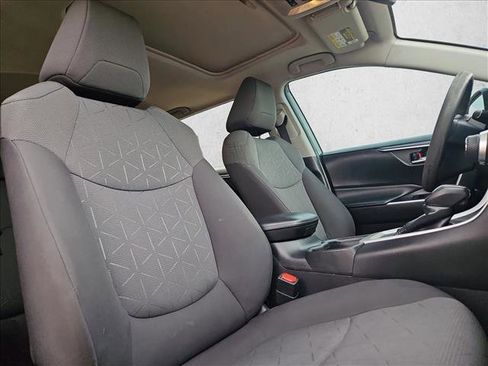 Used 2020 Toyota RAV4 XLE w/ Convenience Package image 21