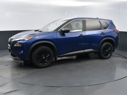 Used 2023 Nissan Rogue S image 5