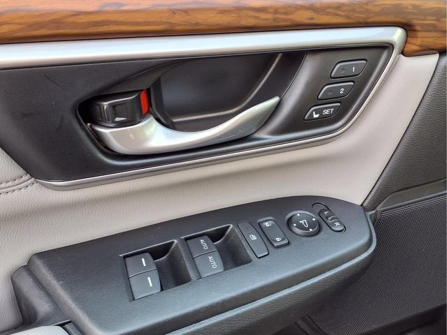 Used 2018 Honda CR-V Touring image 18