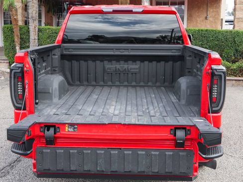 Used 2022 GMC Sierra 1500 Elevation AWD/4WD image 9