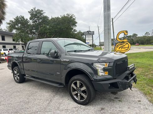 Used 2017 Ford F150 XLT w/ Equipment Group 302A Luxury AWD/4WD image 9