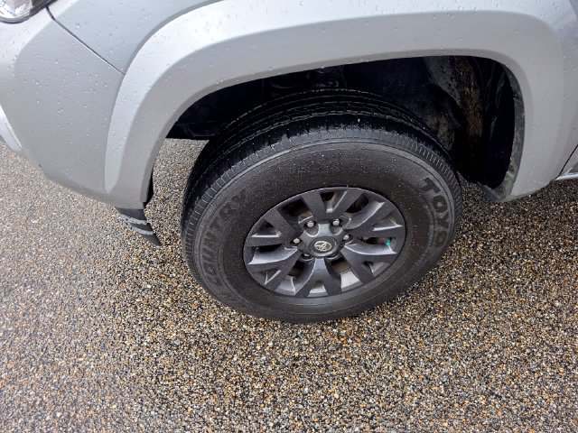 Used 2023 Toyota Tacoma SR5 AWD/4WD image 9