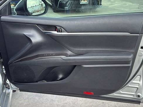 Used 2022 Toyota Camry SE image 31