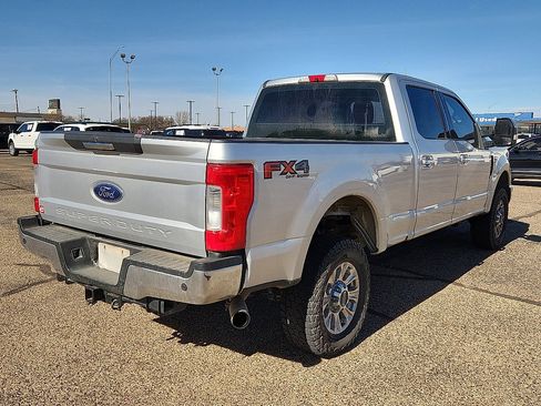Used 2019 Ford F250 XLT w/ XLT Premium Package image 3