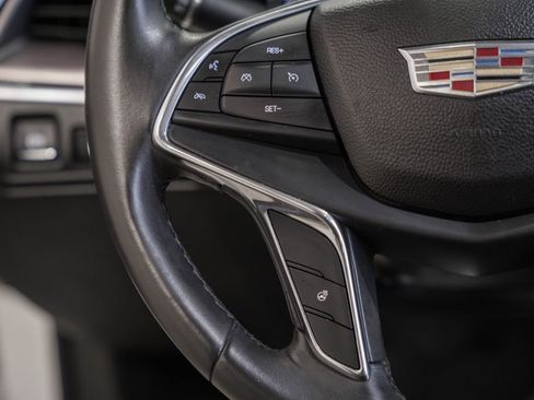 Used 2017 Cadillac XT5 Luxury image 32