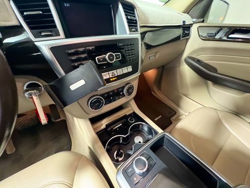 Used 2015 Mercedes-Benz ML 350 ML 350 image 25