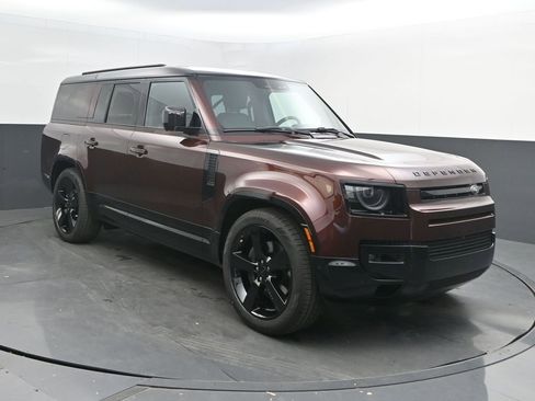 New 2026 Land Rover Defender 130 X-Dynamic SE AWD/4WD image 9