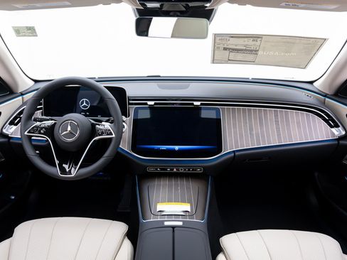 New 2026 Mercedes-Benz E 450 4MATIC Sedan image 11