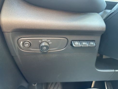 Used 2022 Buick Envision Essence w/ Technology Package II image 18