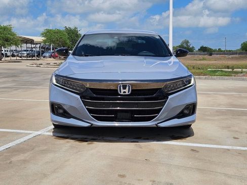 Used 2022 Honda Accord Sport image 2