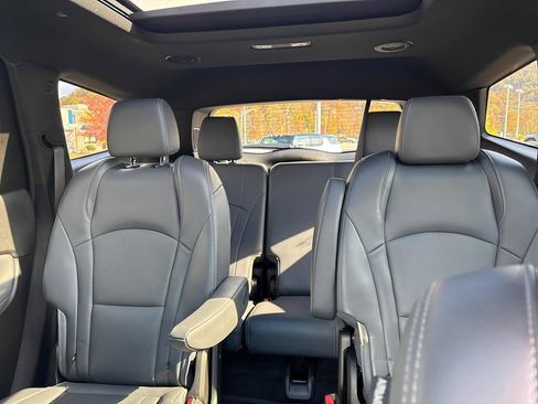 Used 2023 Buick Enclave Essence w/ Experience Buick Package image 35
