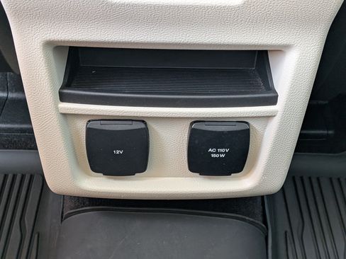 Used 2020 Ford Edge Titanium w/ Equipment Group 301A AWD/4WD image 16