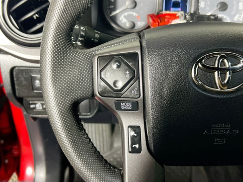 Used 2022 Toyota Tacoma TRD Sport w/ Technology Package RWD image 18