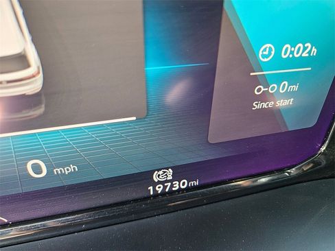 Used 2025 Volkswagen Atlas Cross Sport SE image 19