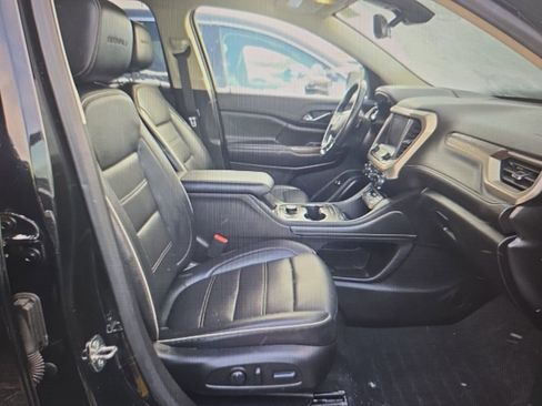 Used 2022 GMC Acadia Denali w/ GMC Pro Grade Package image 10