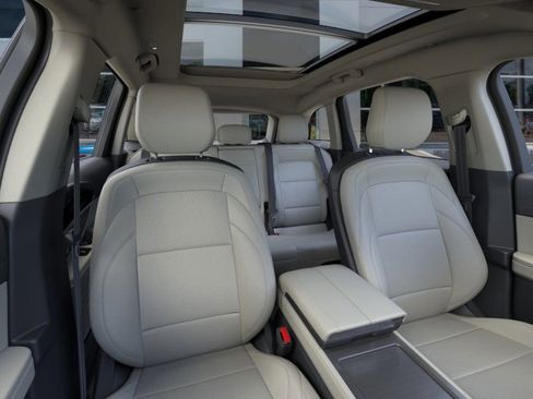 New 2026 Lincoln Nautilus Premier image 10