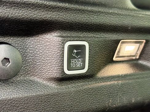 Used 2024 Jeep Grand Cherokee L Limited AWD/4WD image 20