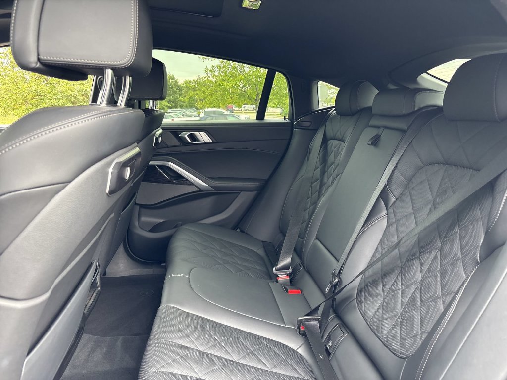 Certified 2025 BMW X6 xDrive40i AWD/4WD image 14