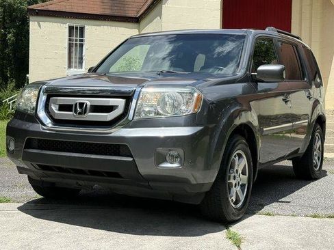 Used 2010 Honda Pilot Touring image 2