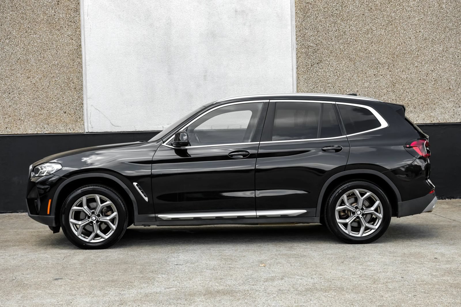 Used 2024 BMW X3 xDrive30i AWD/4WD image 11