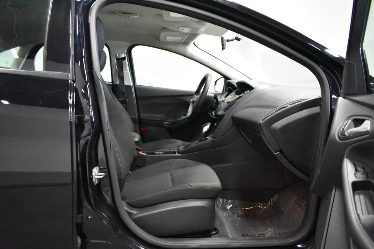 Used 2017 Ford Focus SE FWD image 23