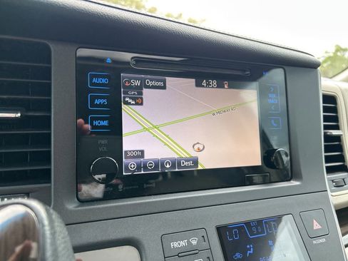 Used 2017 Toyota Sienna XLE w/ XLE Navigation Package image 37