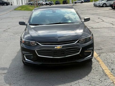 Used 2018 Chevrolet Malibu LS image 2