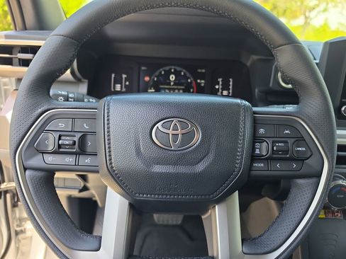 New 2026 Toyota 4Runner SR5 AWD/4WD image 12