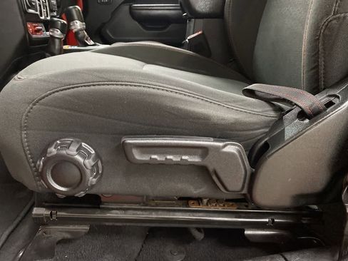 Used 2020 Jeep Wrangler Unlimited Rubicon image 15