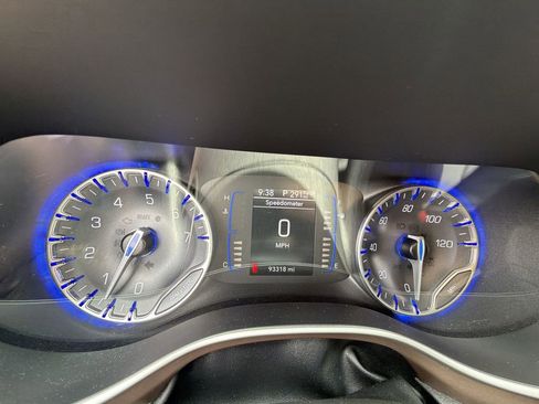 Used 2022 Chrysler Voyager LX FWD image 15