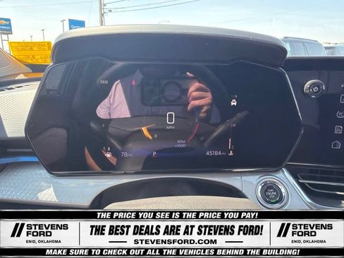 Used 2025 Chevrolet Trax LT FWD image 22