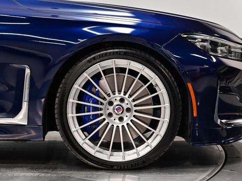 Used 2022 BMW ALPINA B7 xDrive AWD/4WD image 65