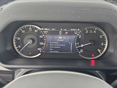 Used 2023 Land Rover Defender 130 SE image 24
