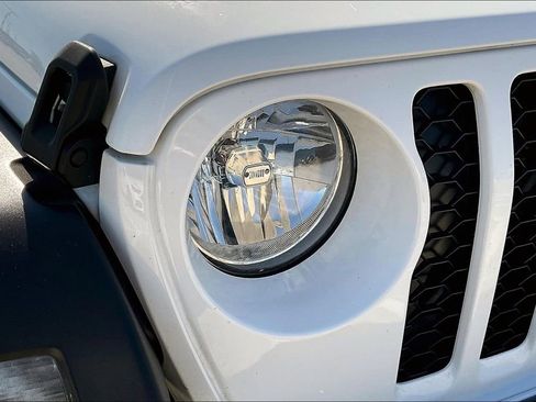 Used 2020 Jeep Gladiator Sport w/ Quick Order Package 24S image 39