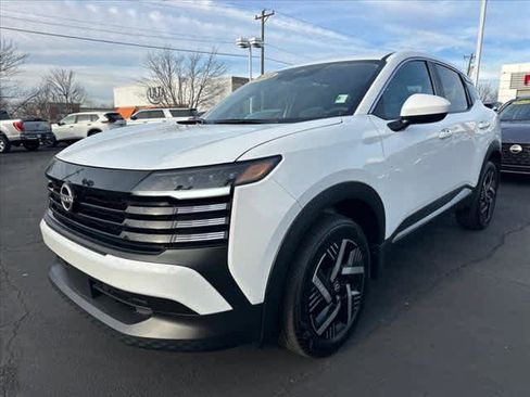 Used 2025 Nissan Kicks SV image 7