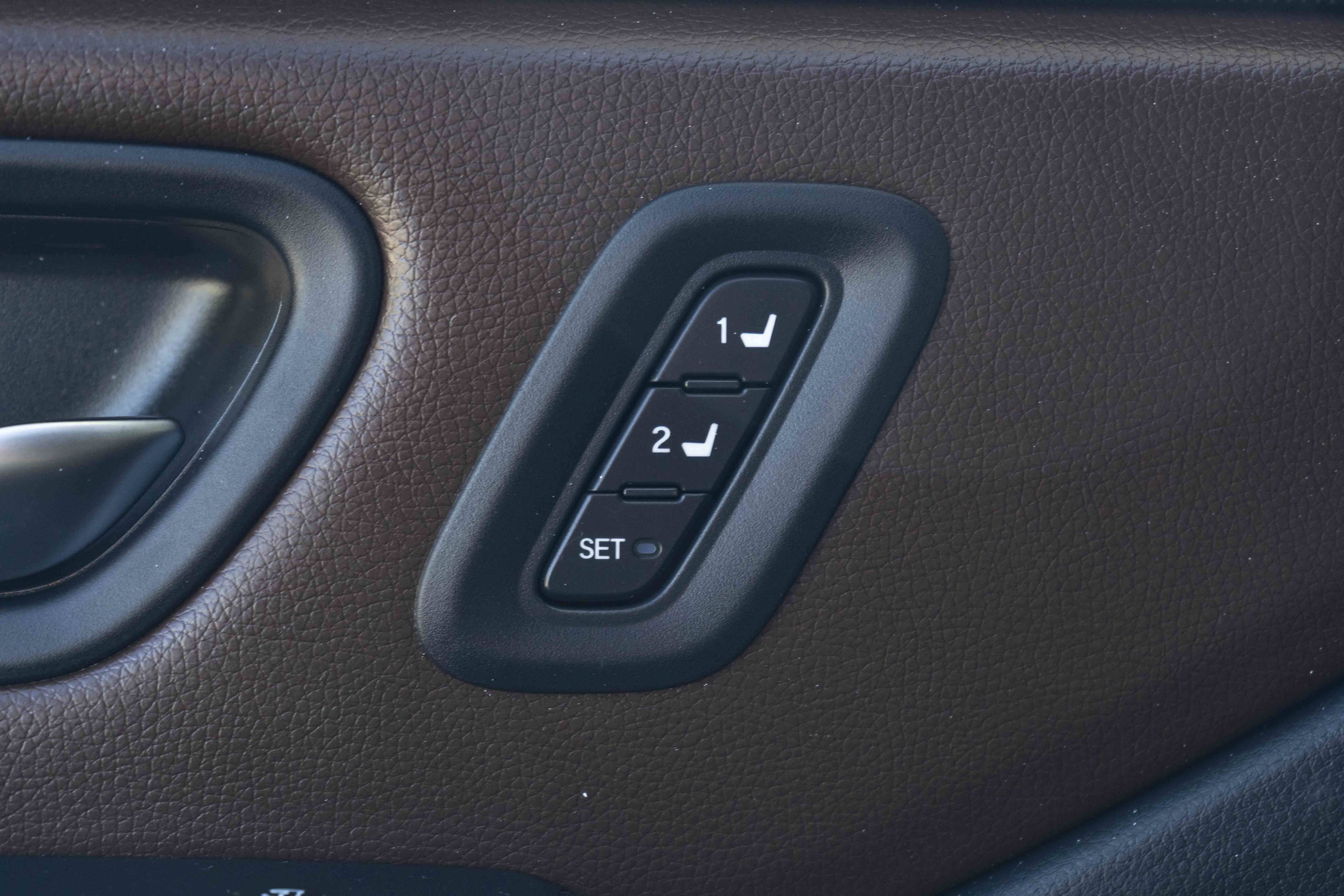 Used 2025 Honda Pilot Elite image 39