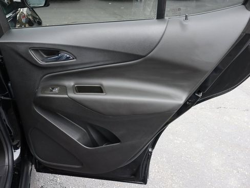 Used 2023 Chevrolet Equinox LT image 28