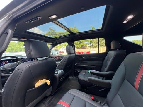 Used 2024 Chevrolet Traverse RS w/ LPO, Floor Liner Package FWD image 22