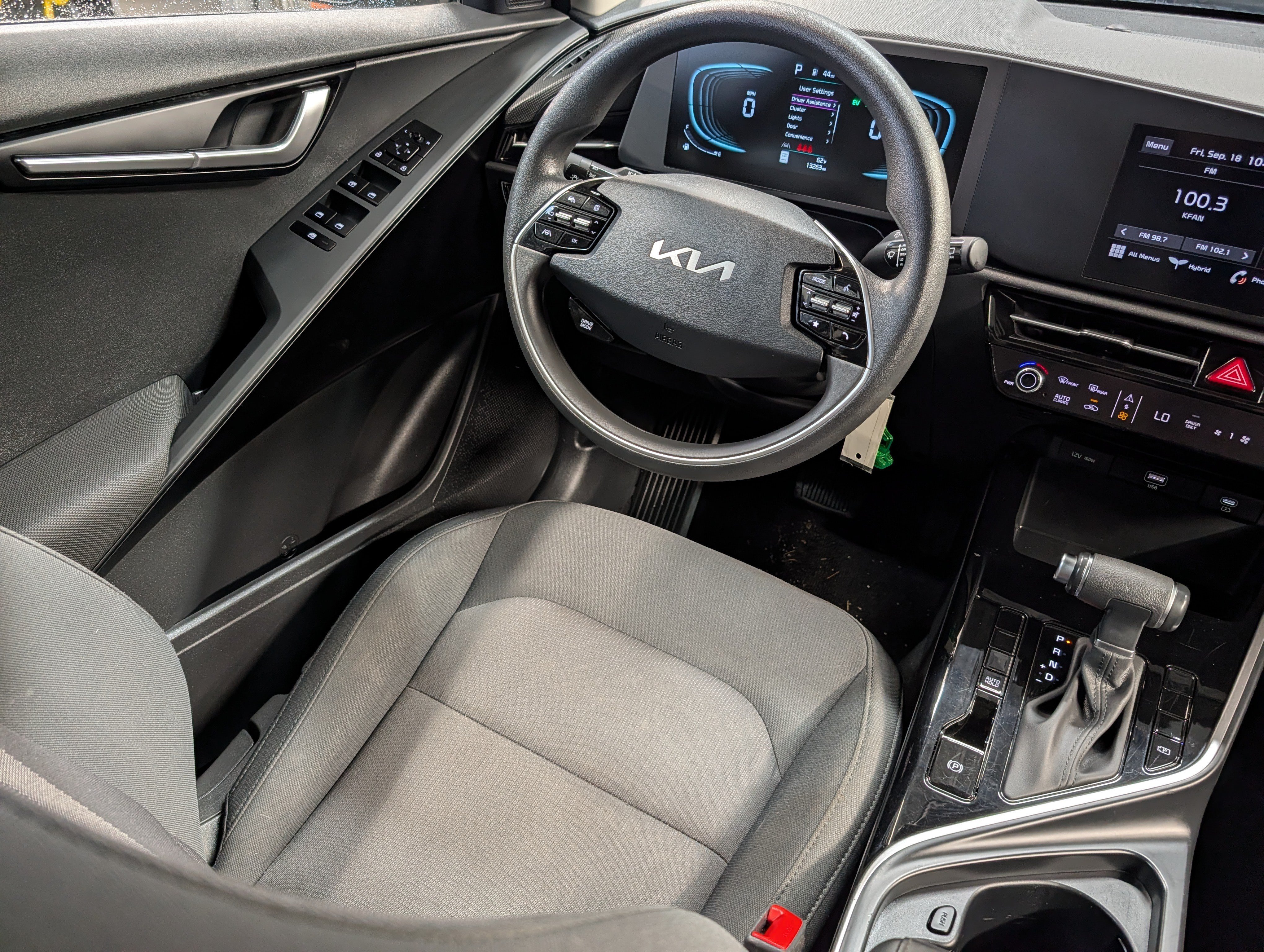 Certified 2026 Kia Niro LX FWD image 9