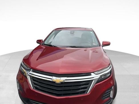 Used 2024 Chevrolet Equinox LT FWD image 2