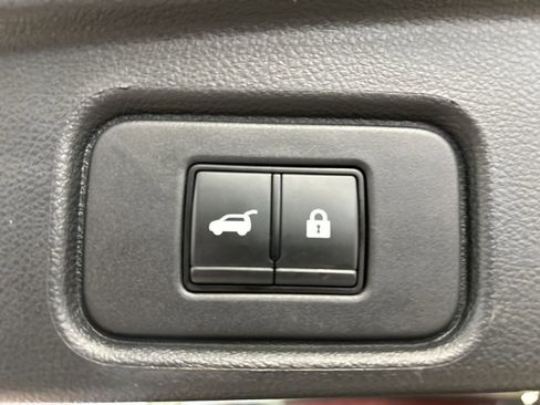 Certified 2023 Nissan Pathfinder SL image 42