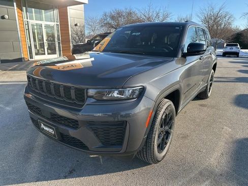 New 2026 Jeep Grand Cherokee Altitude AWD/4WD image 2