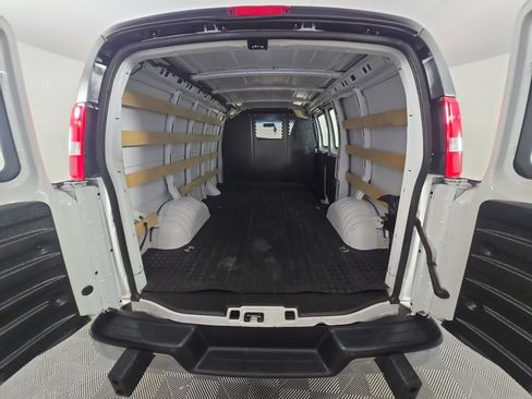 Used 2024 Chevrolet Express 2500 w/ Driver Convenience Package RWD image 16