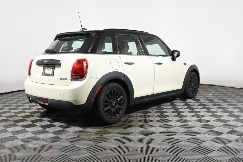 Used 2020 MINI Cooper 4-Door Hardtop FWD image 7
