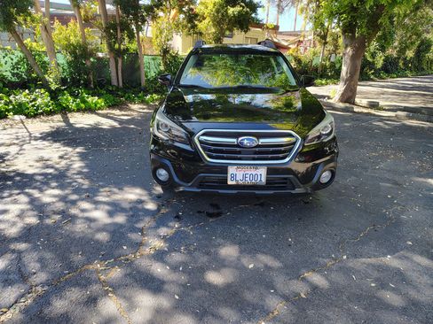 Used 2019 Subaru Outback 3.6R Limited w/ Popular Package #2 image 1