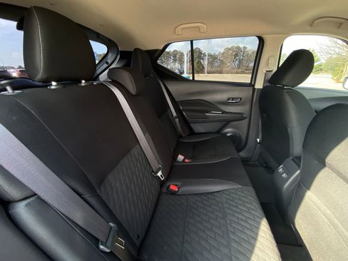 Used 2023 Nissan Kicks SV image 28