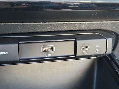 Certified 2023 Kia Niro EX image 21